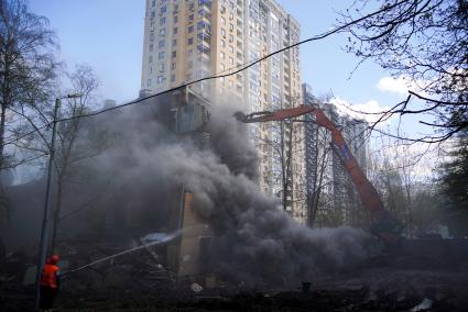 Снос жилого дома по программе реновации в Москве