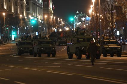 Проезд военной техники перед репетицией парада Победы в Москве