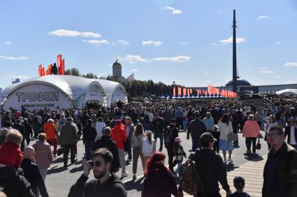 Выставка трофейной техники на Поклонной горе в Москве