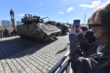 Выставка трофейной техники на Поклонной горе в Москве