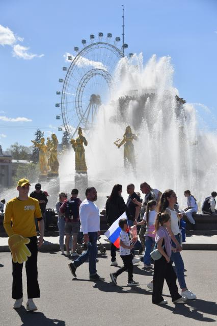 Первомайские гуляния на ВДНХ