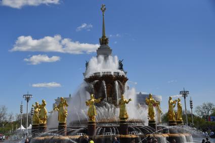 Первомайские гуляния на ВДНХ