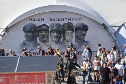 Выставка трофейной техники на Поклонной горе в Москве