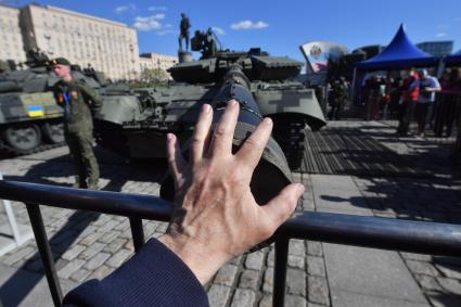 Выставка трофейной техники на Поклонной горе в Москве