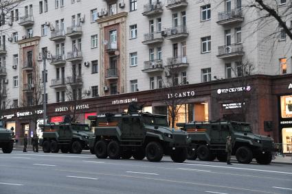 Проезд военной техники перед репетицией парада Победы в Москве