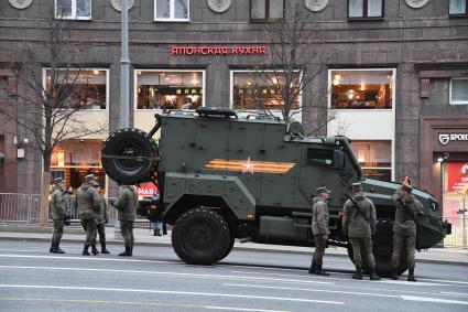 Проезд военной техники перед репетицией парада Победы в Москве