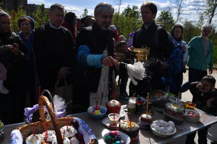 Освящение пасхальных куличей и яиц