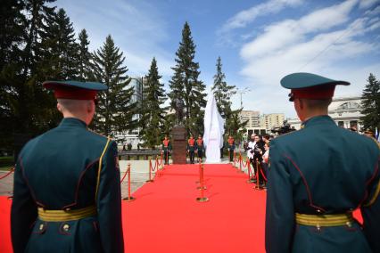 Открытие памятника Герою Советского союза генерал-полковнику Валерию Востротину