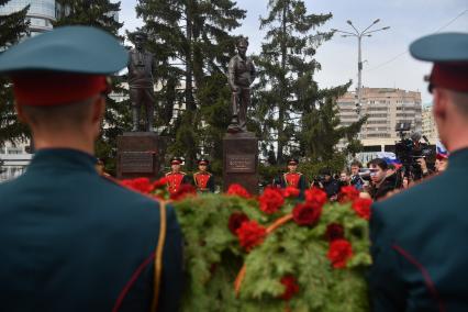 Открытие памятника Герою Советского союза генерал-полковнику Валерию Востротину