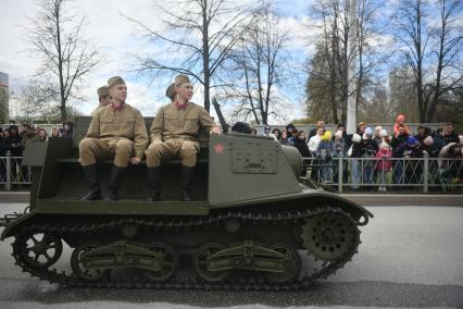 Парад исторической техники в День Победы в Свердловской области