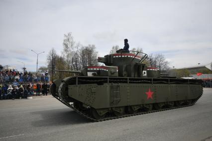 Парад исторической техники в День Победы в Свердловской области