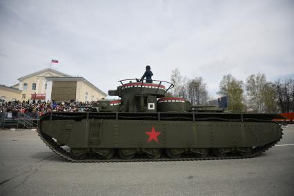 Парад исторической техники в День Победы в Свердловской области