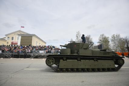 Парад исторической техники в День Победв в Верхней Пышме