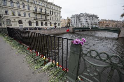 Место падения автобуса в Санкт-Петербурге