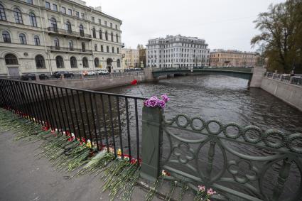 Место падения автобуса в Санкт-Петербурге