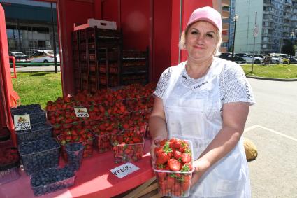 Продажа клубники в Москве