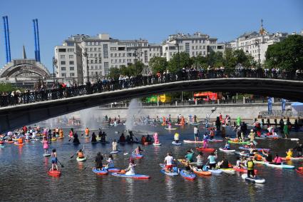 SUP-регата в рамках фестиваля \"Москва - на волне. Рыбная неделя\"