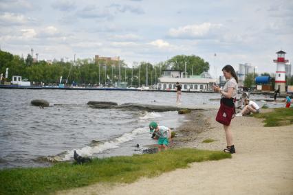 Первые теплые летние дни в Екатеринбурге