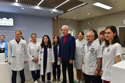 Сергей Собянин во время открытия приемного отделения Морозовской детской больницы