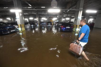 Последствия сильного дождя в Москве