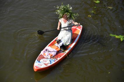 Костюмированный SUP-заплыв в Москве