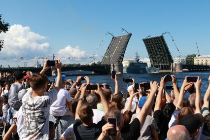 Празднование Дня ВМФ в Санкт-Петербурге