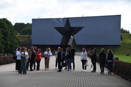 Пресс-тур для представителей российских, белорусских и союзных СМИ \"83-я годовщина начала ВОВ. День памяти и скорби в Брестской крепости\". Брест.