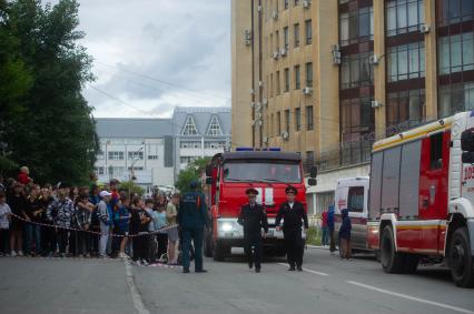 Тушение пожара на территории НПО автоматики в Екатеринбурге