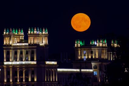 Суперлуние в Москве