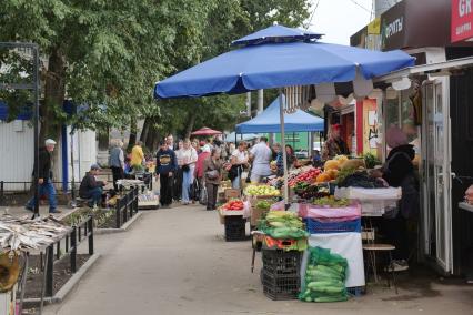 Люди в городе