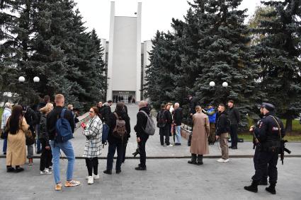 Церемония прощания с Вячеславом Добрыниным в Москве люди