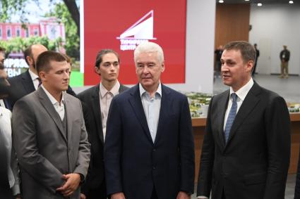 Сергей Собянин и Дмитрий Патрушев открыли выставочный комплекс Тимирязев Центр\"