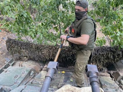 Военнослужащие 10-го танкового полка на Южно-Донецком направлении