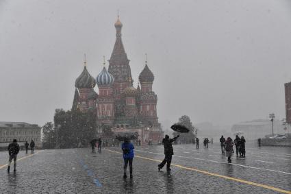 Первый снег в Москве