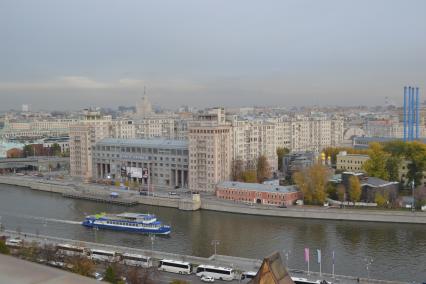 Виды Москвы со смотровой площадки храма Христа Спасителя