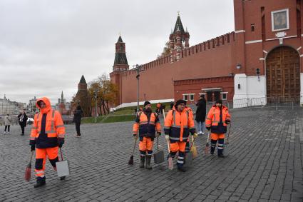 Сотрудники коммунальных служб в Москве