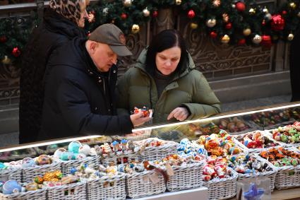 Предновогодняя торговля в ГУМе