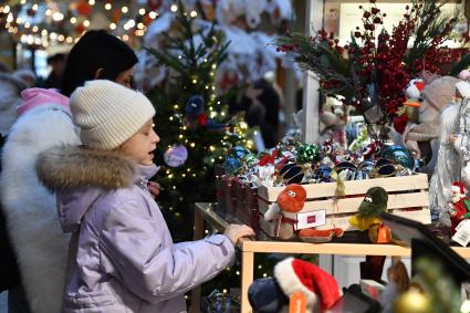 Предновогодняя торговля в ГУМе