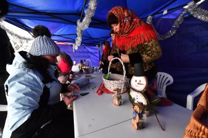 Отправка главной новогодней елки в Кремль