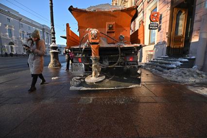 Уборка снега в Санкт-Петербурге