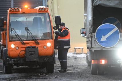 Уборка снега в Санкт-Петербурге