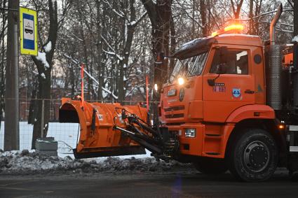 Уборка снега в Санкт-Петербурге