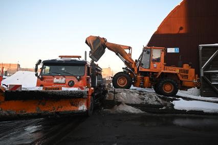 Уборка снега в Санкт-Петербурге