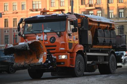 Уборка снега в Санкт-Петербурге