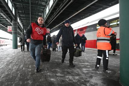 Встреча пассажиров пострадавшего поезда Мурманск - Санкт-Петербург\"