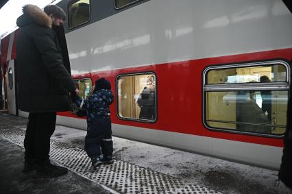 Встреча пассажиров пострадавшего поезда Мурманск - Санкт-Петербург\"