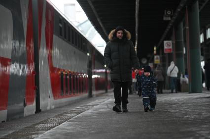 Встреча пассажиров пострадавшего поезда Мурманск - Санкт-Петербург\"