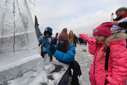 Новогодний фестиваль Ледовая Москва. В кругу семьи\"