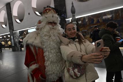 Дед Мороз в Московском метро