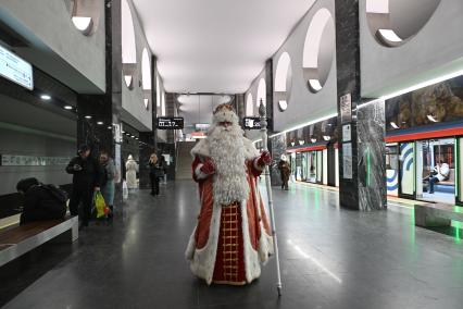 Дед Мороз в Московском метро